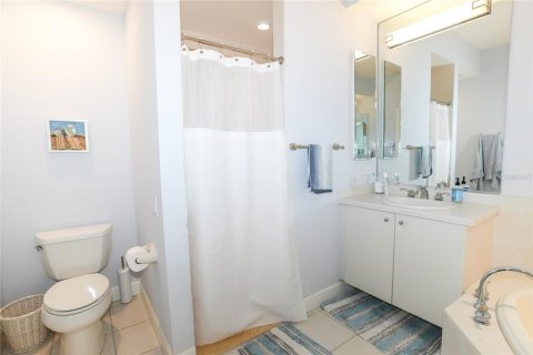 Copropriété à louer à Sarasota, Floride: 3 chambres, 182.92 m2 № 2406283 - photo 13