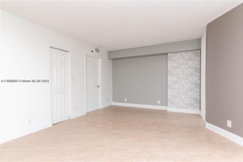 Снять в аренду кондоминиум в Авентура, Флорида 1 спальня, 91.97м2, № 1974542 - фото 19