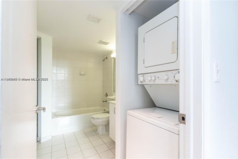 Снять в аренду кондоминиум в Авентура, Флорида 1 спальня, 91.97м2, № 1974542 - фото 14