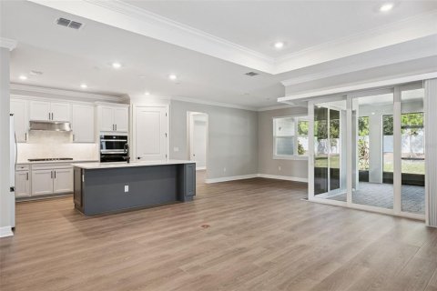 House in Minneola, Florida 3 bedrooms, 209.96 sq.m. № 2151363 - photo 12