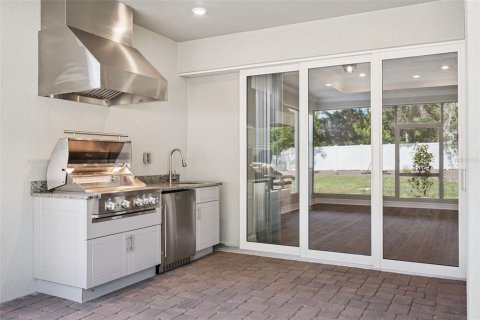 House in Minneola, Florida 3 bedrooms, 209.96 sq.m. № 2151363 - photo 10