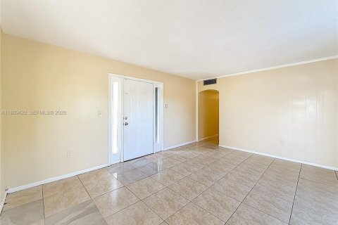 Appartement à louer à North Miami Beach, Floride: 2 chambres, 111.48 m2 № 2030432 - photo 3
