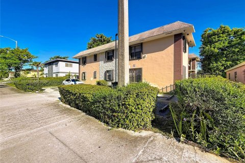 Appartement à louer à North Miami Beach, Floride: 2 chambres, 111.48 m2 № 2030432 - photo 18