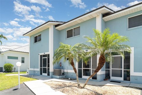 Copropriété à vendre à Punta Gorda, Floride: 2 chambres, 116.96 m2 № 1744997 - photo 3