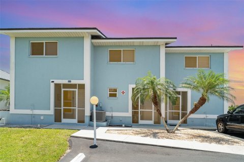 Copropriété à vendre à Punta Gorda, Floride: 2 chambres, 116.96 m2 № 1744997 - photo 1