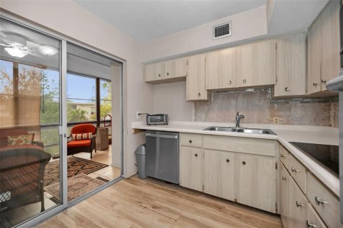 Купить кондоминиум в Кеннет-Сити, Флорида 6 комнат, 81.29м2, № 1509589 - фото 13