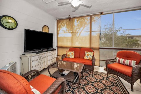 Купить кондоминиум в Кеннет-Сити, Флорида 6 комнат, 81.29м2, № 1509589 - фото 17