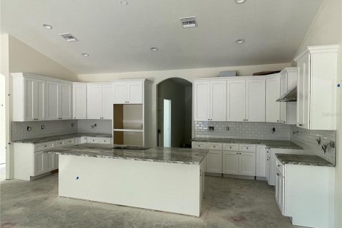 House in Dunnellon, Florida 3 bedrooms, 218.78 sq.m. № 2095117 - photo 12