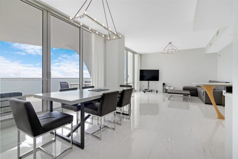 Condominio en venta en Sunny Isles Beach, Florida, 2 dormitorios, 158.31 m2 № 2016746 - foto 19