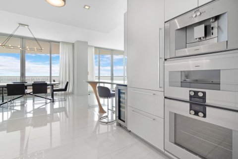 Condominio en venta en Sunny Isles Beach, Florida, 2 dormitorios, 158.31 m2 № 2016746 - foto 5