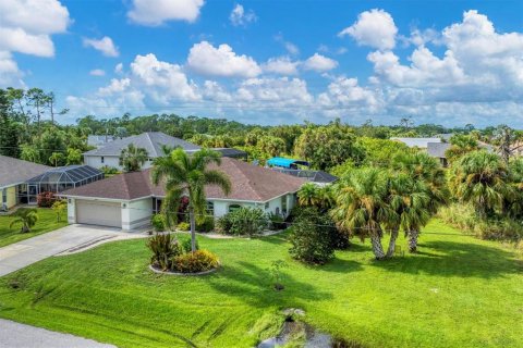 Villa ou maison à Port Charlotte, Floride 3 chambres, 153.29 m2 № 2127483
