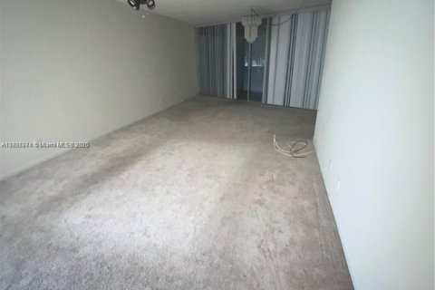 Copropriété à vendre à Lauderhill, Floride: 2 chambres, 107.77 m2 № 1981776 - photo 3