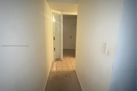 Copropriété à vendre à Lauderhill, Floride: 2 chambres, 107.77 m2 № 1981776 - photo 9