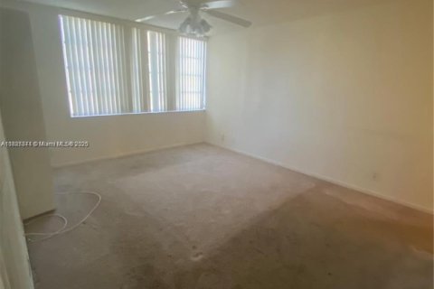 Copropriété à vendre à Lauderhill, Floride: 2 chambres, 107.77 m2 № 1981776 - photo 8