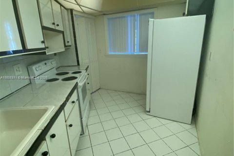 Copropriété à vendre à Lauderhill, Floride: 2 chambres, 107.77 m2 № 1981776 - photo 1