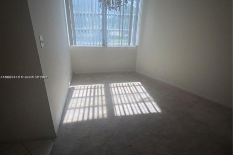 Copropriété à vendre à Lauderhill, Floride: 2 chambres, 107.77 m2 № 1981776 - photo 4