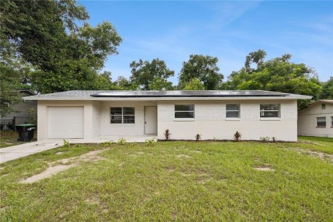 House in Orlando, Florida 3 bedrooms, 109.25 sq.m. № 2290510