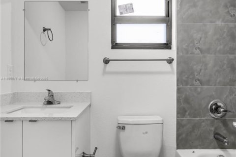 Propiedad comercial en venta en Florida City, Florida, 222.97 m2 № 2029836 - foto 4