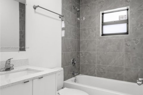 Propiedad comercial en venta en Florida City, Florida, 222.97 m2 № 2029836 - foto 2