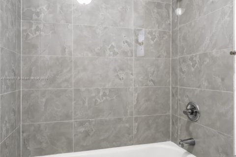 Propiedad comercial en venta en Florida City, Florida, 222.97 m2 № 2029836 - foto 3