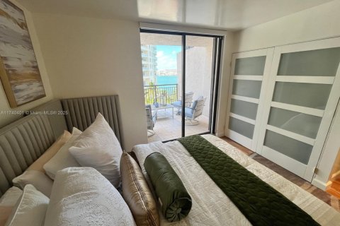 Condo in Miami, Florida, 1 bedroom  № 1859413 - photo 24