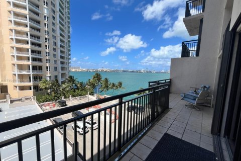 Condo in Miami, Florida, 1 bedroom  № 1859413 - photo 6