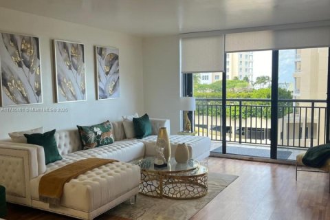 Condo in Miami, Florida, 1 bedroom  № 1859413 - photo 22
