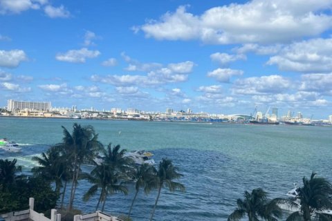 Condo in Miami, Florida, 1 bedroom  № 1859413 - photo 7