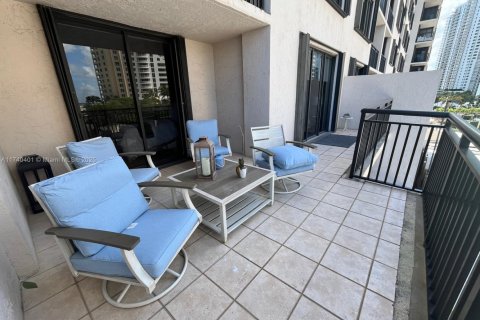 Condo in Miami, Florida, 1 bedroom  № 1859413 - photo 8