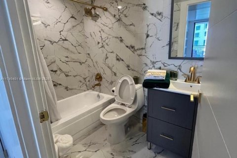 Condo in Miami, Florida, 1 bedroom  № 1859413 - photo 10