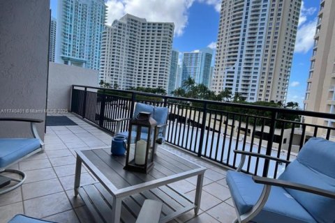 Condo in Miami, Florida, 1 bedroom  № 1859413 - photo 5