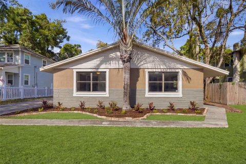 House in Tampa, Florida 3 bedrooms, 100.33 sq.m. № 2094566