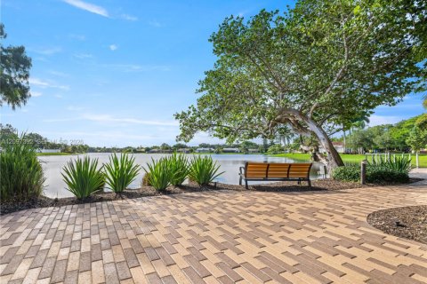 Touwnhouse à vendre à Cooper City, Floride: 3 chambres, 126.53 m2 № 2392691 - photo 16