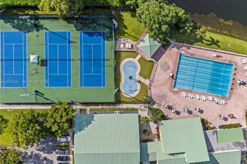 Touwnhouse à vendre à Cooper City, Floride: 3 chambres, 126.53 m2 № 2392691 - photo 18
