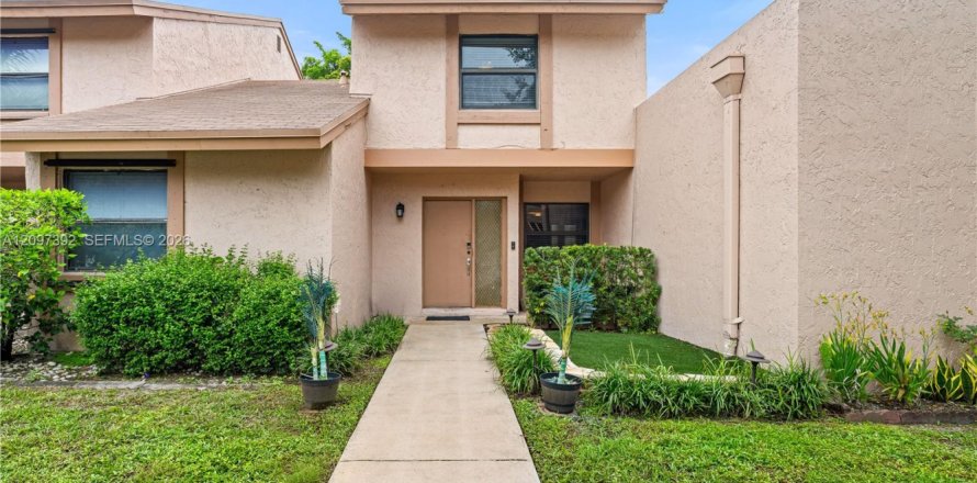 Touwnhouse à Cooper City, Floride 3 chambres, 126.53 m2 № 2392691