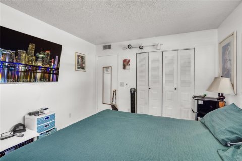 Купить кондоминиум в Пемброк-Пайнс, Флорида 2 спальни, 88.63м2, № 1453044 - фото 16