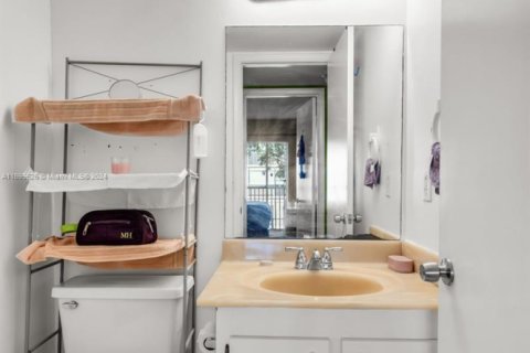 Купить кондоминиум в Пемброк-Пайнс, Флорида 2 спальни, 88.63м2, № 1453044 - фото 11