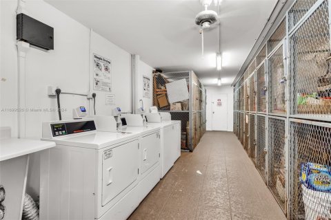 Купить кондоминиум в Пемброк-Пайнс, Флорида 2 спальни, 88.63м2, № 1453044 - фото 18