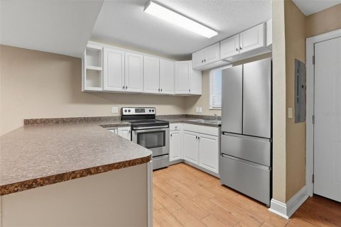 Townhouse in Lakeland, Florida 2 bedrooms, 107.58 sq.m. № 1900040 - photo 7