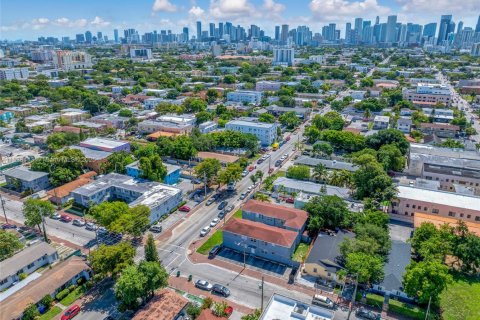 Commercial property in Miami, Florida № 2066169 - photo 23