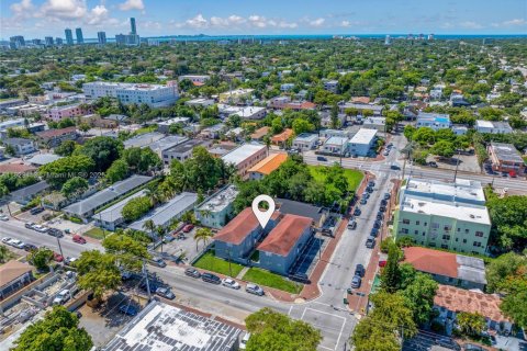 Commercial property in Miami, Florida № 2066169 - photo 17