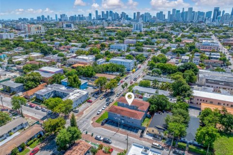 Commercial property in Miami, Florida № 2066169 - photo 22