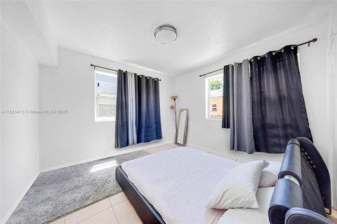 Commercial property in Miami, Florida № 2066169 - photo 11