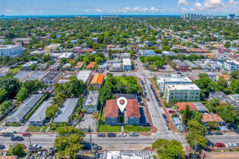 Commercial property in Miami, Florida № 2066169 - photo 15