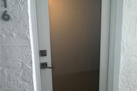 Снять в аренду кондоминиум в Майами-Бич, Флорида 1 спальня, 69.86м2, № 1969019 - фото 13