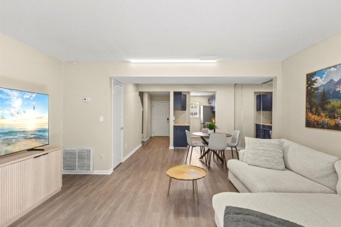 Condominio en venta en Saint Petersburg, Florida, 2 dormitorios, 92.25 m2 № 2147487 - foto 3