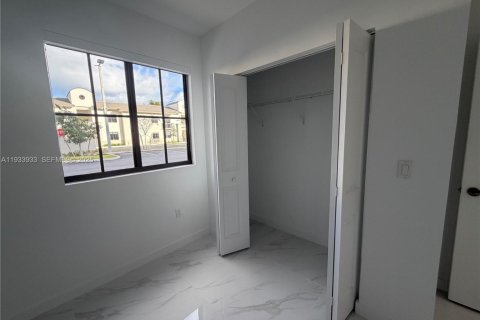 Снять в аренду квартиру в Хайалиа, Флорида 2 спальни, № 1992206 - фото 12