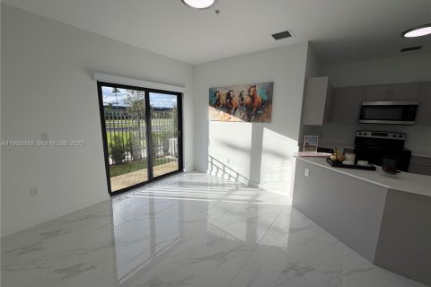 Снять в аренду квартиру в Хайалиа, Флорида 2 спальни, № 1992206 - фото 4