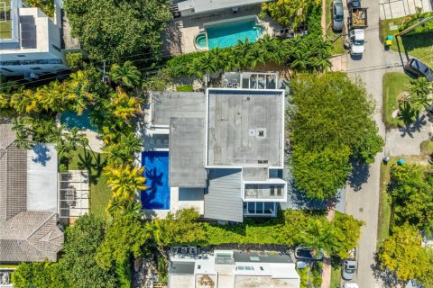 House in Key Biscayne, Florida 5 bedrooms, 366.59 sq.m. № 1954589 - photo 29