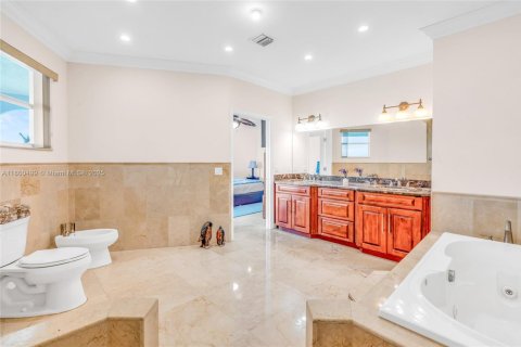 House in Tavernier, Florida 3 bedrooms, 245.08 sq.m. № 1889787 - photo 18